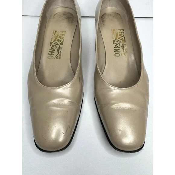 Salvatore Ferragamo Shoes Womens Size 8.5 Beige Leather Block Heel Pumps Italy